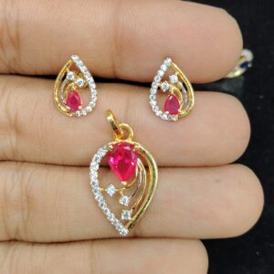 14 crt bis hallmarked solid Swarovski pendant set