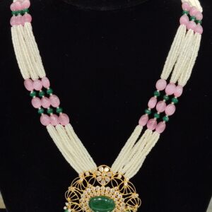 14 crt bis hallmarked solid set  Beautiful set