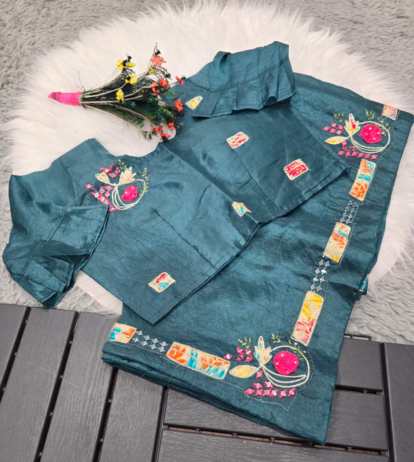 FABRIC GOLDEN CRYSTAL SAREE - Image 2