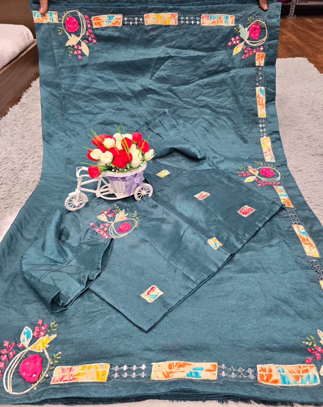 FABRIC GOLDEN CRYSTAL SAREE - Image 3